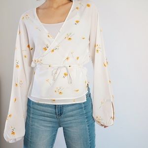 BNWT Aritzia Wilfred Lilia Blouse in size S
